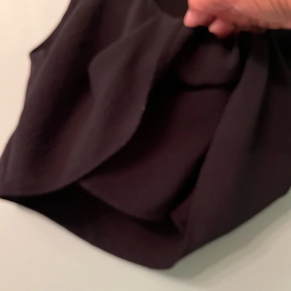 VICI Wide,flared Crop tank - Picture 4 of 8